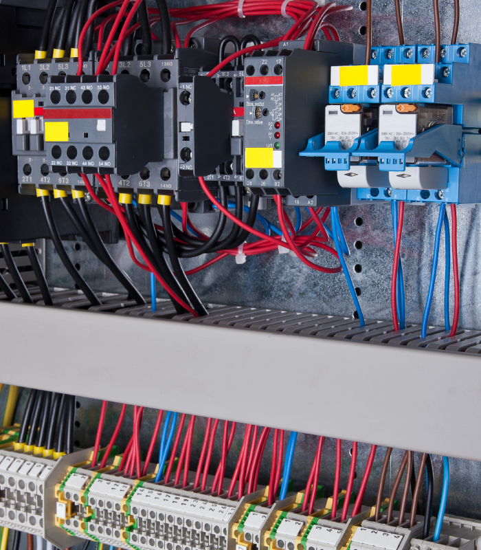 Câblage et installation d’armoire électrique pour électricité générale et équipements professionnels